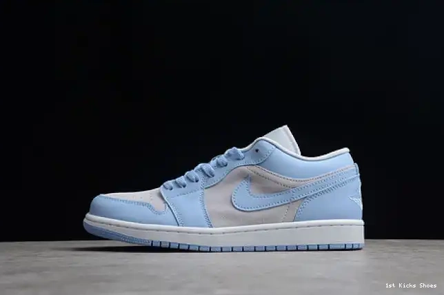 1st Kicks Jordan Low 1 (W) Blue DC0774-050 University 0610